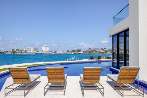 Casa en venta en Fort Lauderdale, Florida, 6 dormitorios, 1088.26 m2 № 1151847 - foto 10