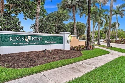 Copropriété à vendre à Tamarac, Floride: 2 chambres, 135.64 m2 № 1209130 - photo 1