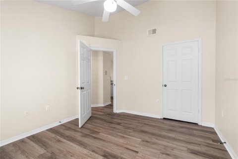 Condo in Gainesville, Florida, 3 bedrooms  № 1378284 - photo 16