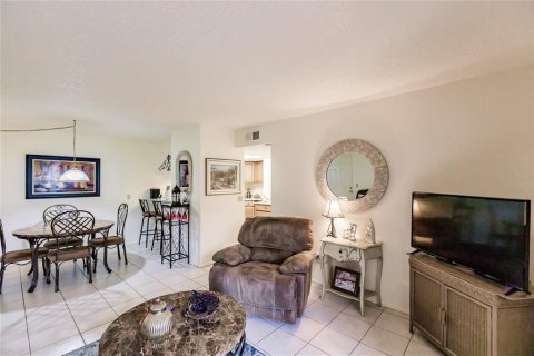 Copropriété à vendre à Port Charlotte, Floride: 1 chambre, 64.01 m2 № 1383814 - photo 3