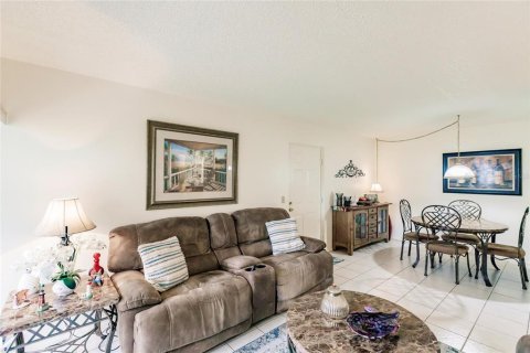 Copropriété à vendre à Port Charlotte, Floride: 1 chambre, 64.01 m2 № 1383814 - photo 10