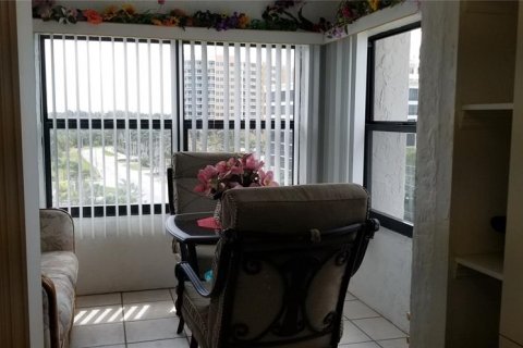 Condominio en alquiler en Sarasota, Florida, 2 dormitorios, 120.12 m2 № 214587 - foto 20