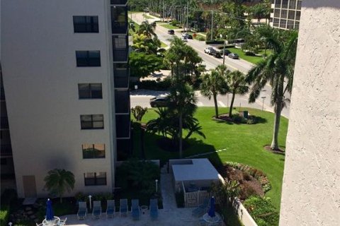 Condominio en alquiler en Sarasota, Florida, 2 dormitorios, 120.12 m2 № 214587 - foto 27