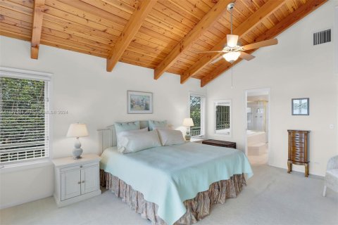 House in Islamorada, Village of Islands, Florida 3 bedrooms, 276.11 sq.m. № 1147127 - photo 23