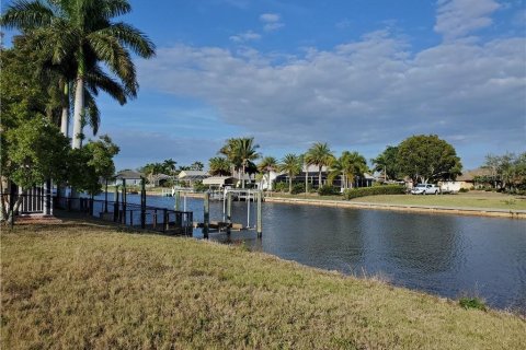 Купить земельный участок в Порт-Шарлотт, Флорида № 213730 - фото 3