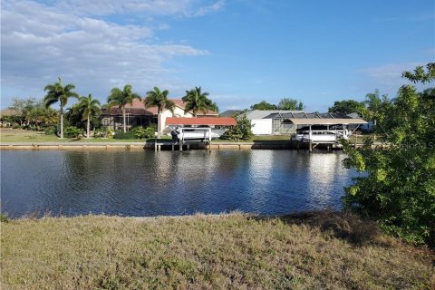 Купить земельный участок в Порт-Шарлотт, Флорида № 213730 - фото 1