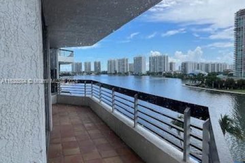 Condominio en venta en Aventura, Florida, 2 dormitorios, 126.81 m2 № 1310890 - foto 9