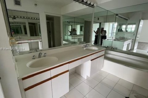 Купить кондоминиум в Авентура, Флорида 2 спальни, 126.81м2, № 1310890 - фото 12