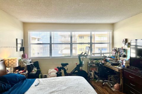 Copropriété à vendre à Hallandale Beach, Floride: 1 chambre, 76.64 m2 № 1310865 - photo 14