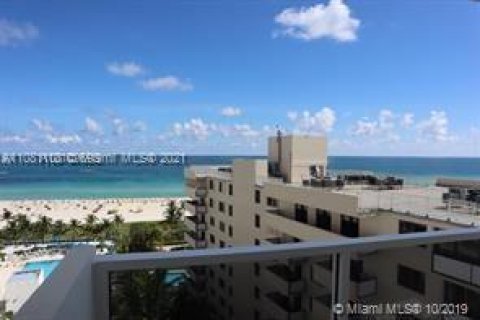 Copropriété à louer à Miami Beach, Floride: 1 chambre, 78.97 m2 № 4135 - photo 1