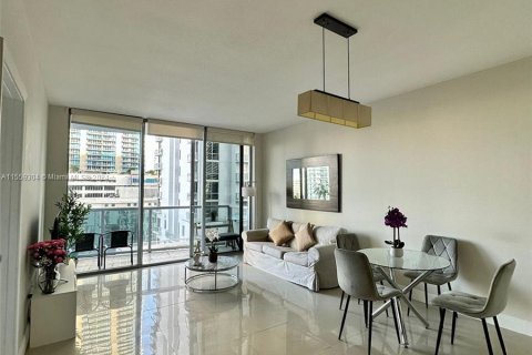 Condo in Miami, Florida, 1 bedroom  № 1081024 - photo 3