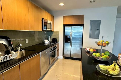 Condo in Miami, Florida, 1 bedroom  № 1081024 - photo 16