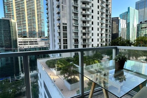 Condo in Miami, Florida, 1 bedroom  № 1081024 - photo 2