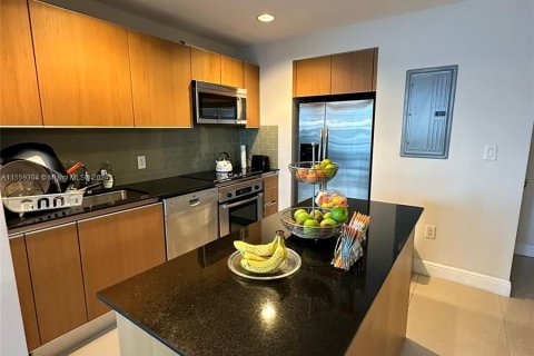 Condominio en venta en Miami, Florida, 1 dormitorio, 67.91 m2 № 1081024 - foto 15