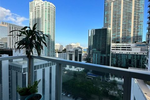 Condo in Miami, Florida, 1 bedroom  № 1081024 - photo 11