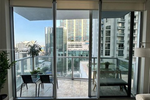 Condo in Miami, Florida, 1 bedroom  № 1081024 - photo 9