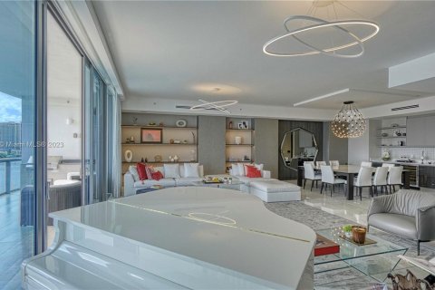 Condo in Aventura, Florida, 4 bedrooms  № 372086 - photo 11