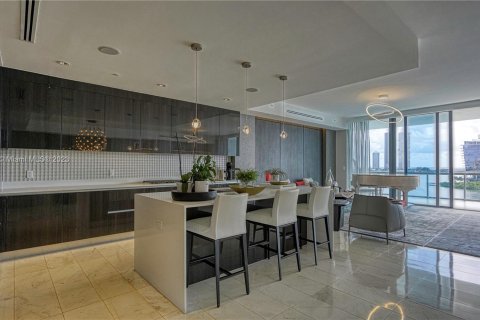 Copropriété à vendre à Aventura, Floride: 4 chambres, 353.12 m2 № 372086 - photo 5