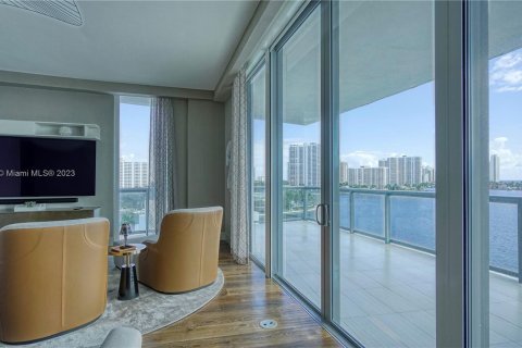 Condo in Aventura, Florida, 4 bedrooms  № 372086 - photo 26