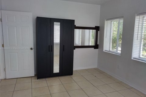 Condo in Miami, Florida, 2 bedrooms  № 1208353 - photo 21