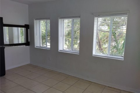 Condominio en venta en Miami, Florida, 2 dormitorios, 57.13 m2 № 1208353 - foto 18