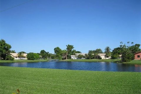 Copropriété à vendre à Coral Springs, Floride: 2 chambres, 91.42 m2 № 1135323 - photo 7