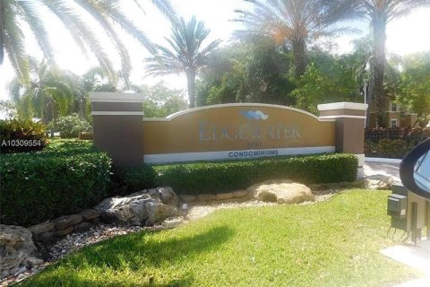 Condominio en venta en Coral Springs, Florida, 2 dormitorios, 91.42 m2 № 1135323 - foto 8