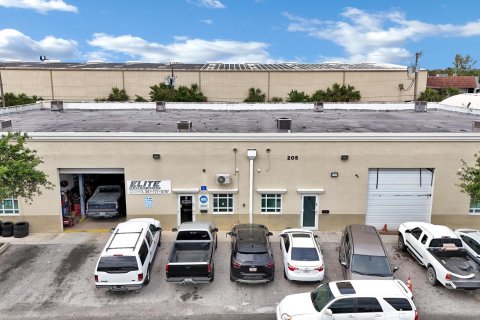 Commercial property in Lake Worth, Florida № 1100790 - photo 7
