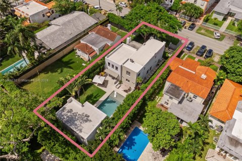 Casa en venta en Miami Beach, Florida, 4 dormitorios, 398.27 m2 № 1389563 - foto 2