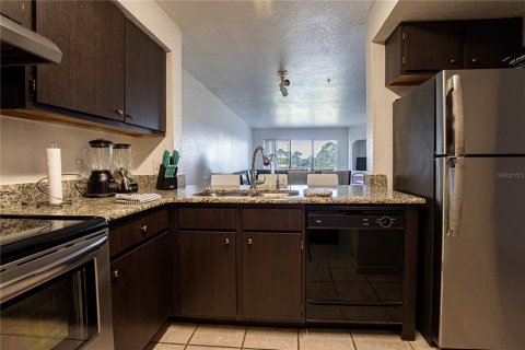 Condo in Orlando, Florida, 1 bedroom  № 1169605 - photo 6