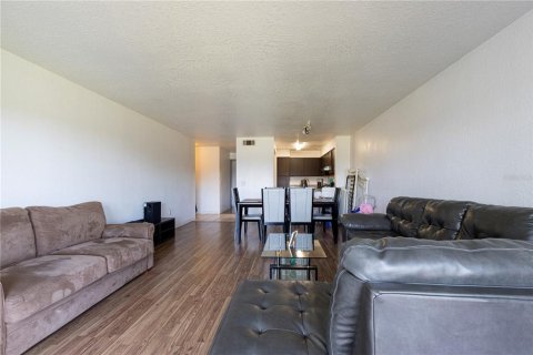 Condo in Orlando, Florida, 1 bedroom  № 1169605 - photo 13