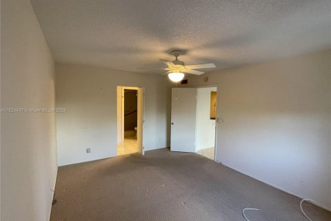 Condominio en venta en Hallandale Beach, Florida, 2 dormitorios, 105.44 m2 № 981294 - foto 17
