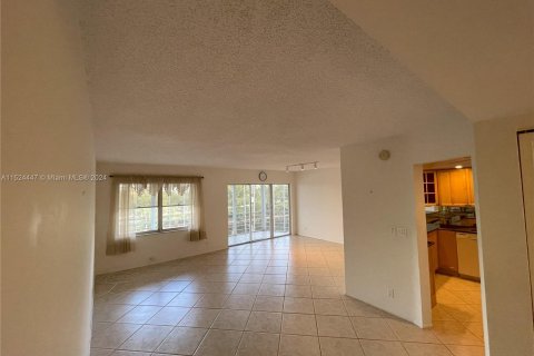 Condominio en venta en Hallandale Beach, Florida, 2 dormitorios, 105.44 m2 № 981294 - foto 3