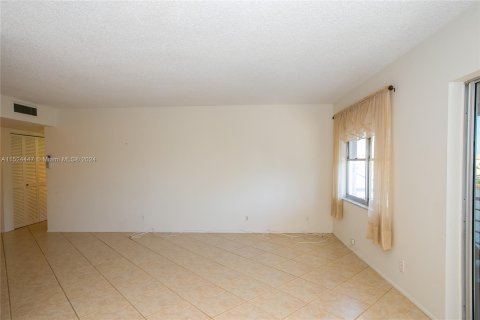 Condominio en venta en Hallandale Beach, Florida, 2 dormitorios, 105.44 m2 № 981294 - foto 6