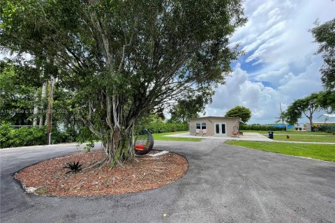 Villa ou maison à vendre à Homestead, Floride: 3 chambres, 84.73 m2 № 681840 - photo 23