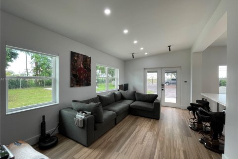 Casa en venta en Homestead, Florida, 3 dormitorios, 84.73 m2 № 681840 - foto 12