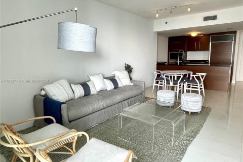 Condo in Miami, Florida, 1 bedroom  № 1378896 - photo 8