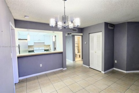 Copropriété à vendre à Hialeah, Floride: 2 chambres, 84.36 m2 № 1378898 - photo 6