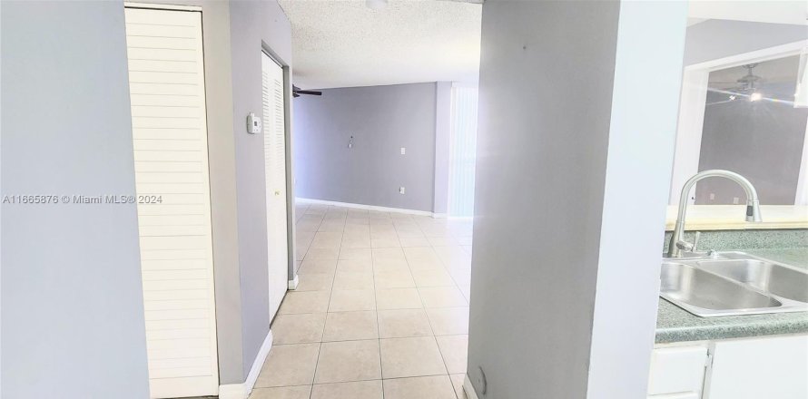 Condo à Hialeah, Floride, 2 chambres  № 1378898