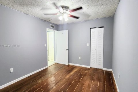 Copropriété à vendre à Hialeah, Floride: 2 chambres, 84.36 m2 № 1378898 - photo 16