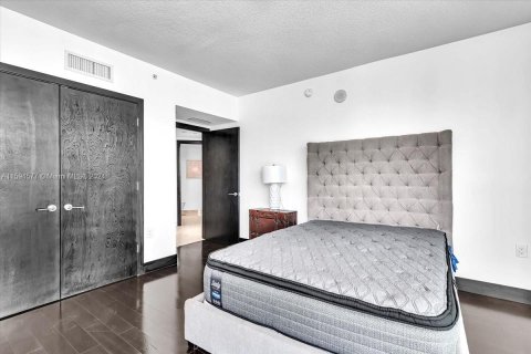 Condo in Sunny Isles Beach, Florida, 4 bedrooms  № 1206502 - photo 30