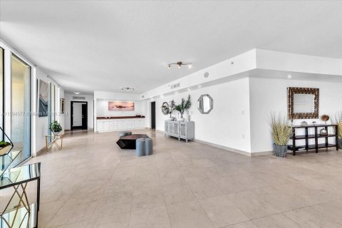 Condo in Sunny Isles Beach, Florida, 4 bedrooms  № 1206502 - photo 20