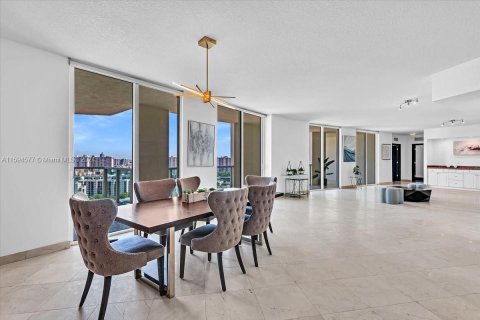 Copropriété à vendre à Sunny Isles Beach, Floride: 4 chambres, 270.44 m2 № 1206502 - photo 6