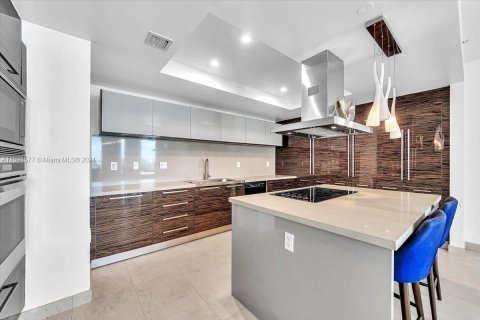 Copropriété à vendre à Sunny Isles Beach, Floride: 4 chambres, 270.44 m2 № 1206502 - photo 13