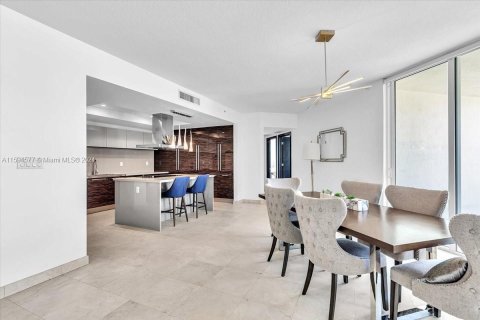 Copropriété à vendre à Sunny Isles Beach, Floride: 4 chambres, 270.44 m2 № 1206502 - photo 27