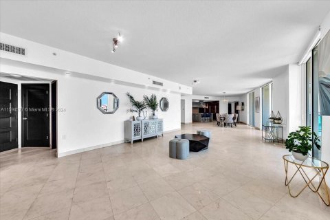 Condo in Sunny Isles Beach, Florida, 4 bedrooms  № 1206502 - photo 21