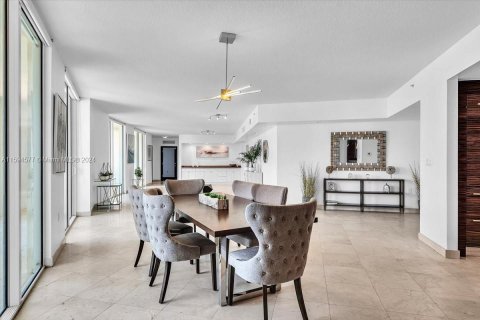 Copropriété à vendre à Sunny Isles Beach, Floride: 4 chambres, 270.44 m2 № 1206502 - photo 7