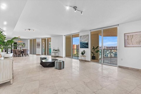 Copropriété à vendre à Sunny Isles Beach, Floride: 4 chambres, 270.44 m2 № 1206502 - photo 22