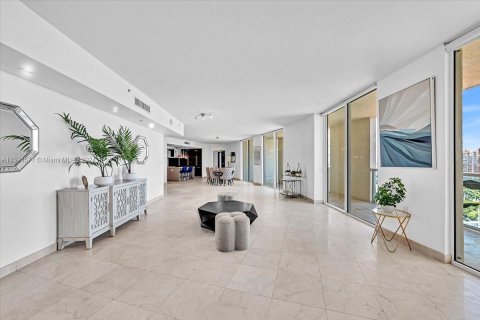 Condo in Sunny Isles Beach, Florida, 4 bedrooms  № 1206502 - photo 24