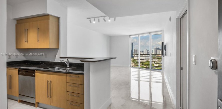 Condo à Miami, Floride, 1 chambre  № 1367286